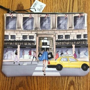 🆕 NEW Authentic SFA clutch great size